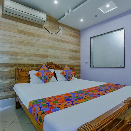 Fabhotel New Central Μπουμπάνεσβαρ Εξωτερικό φωτογραφία