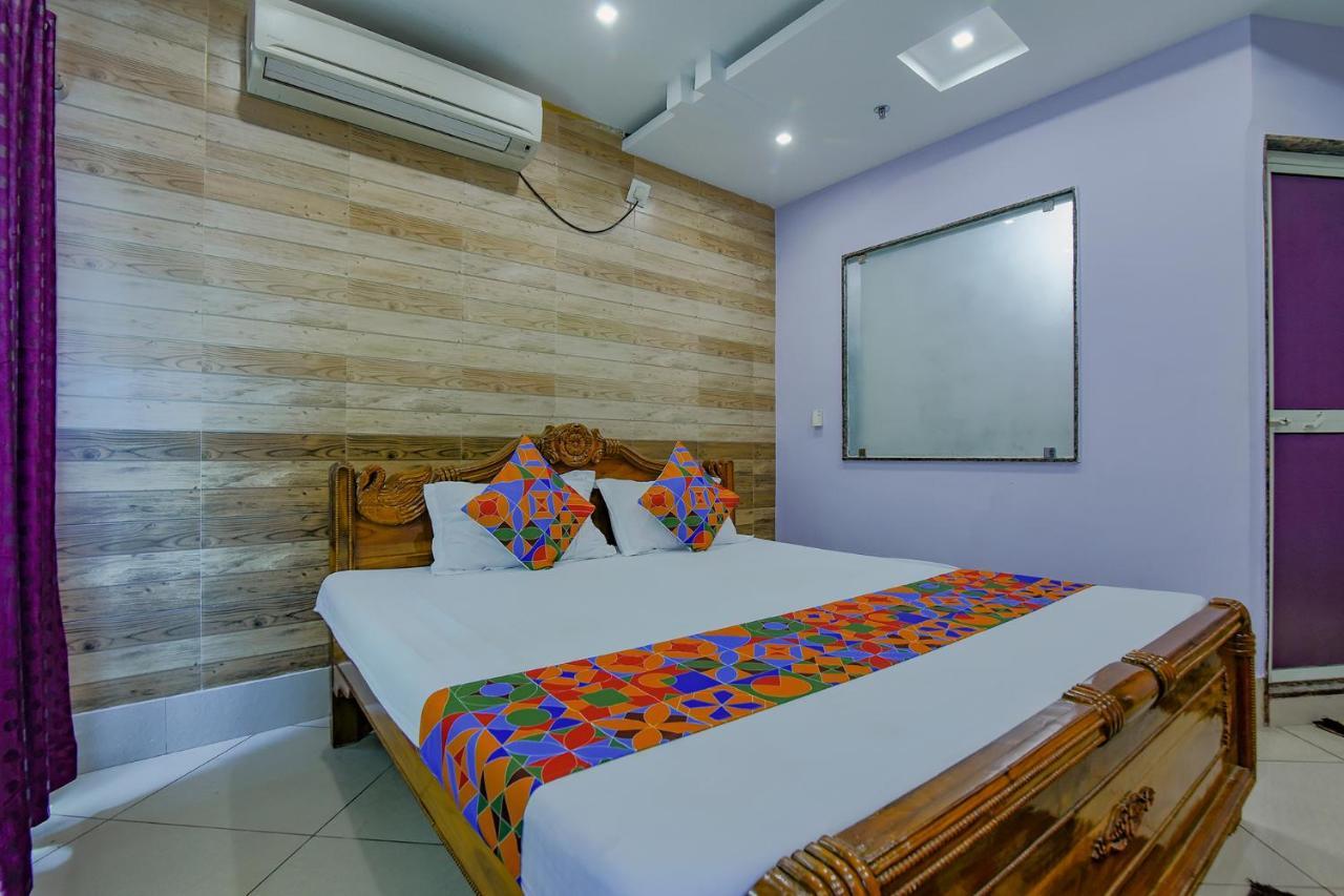 Fabhotel New Central Μπουμπάνεσβαρ Εξωτερικό φωτογραφία