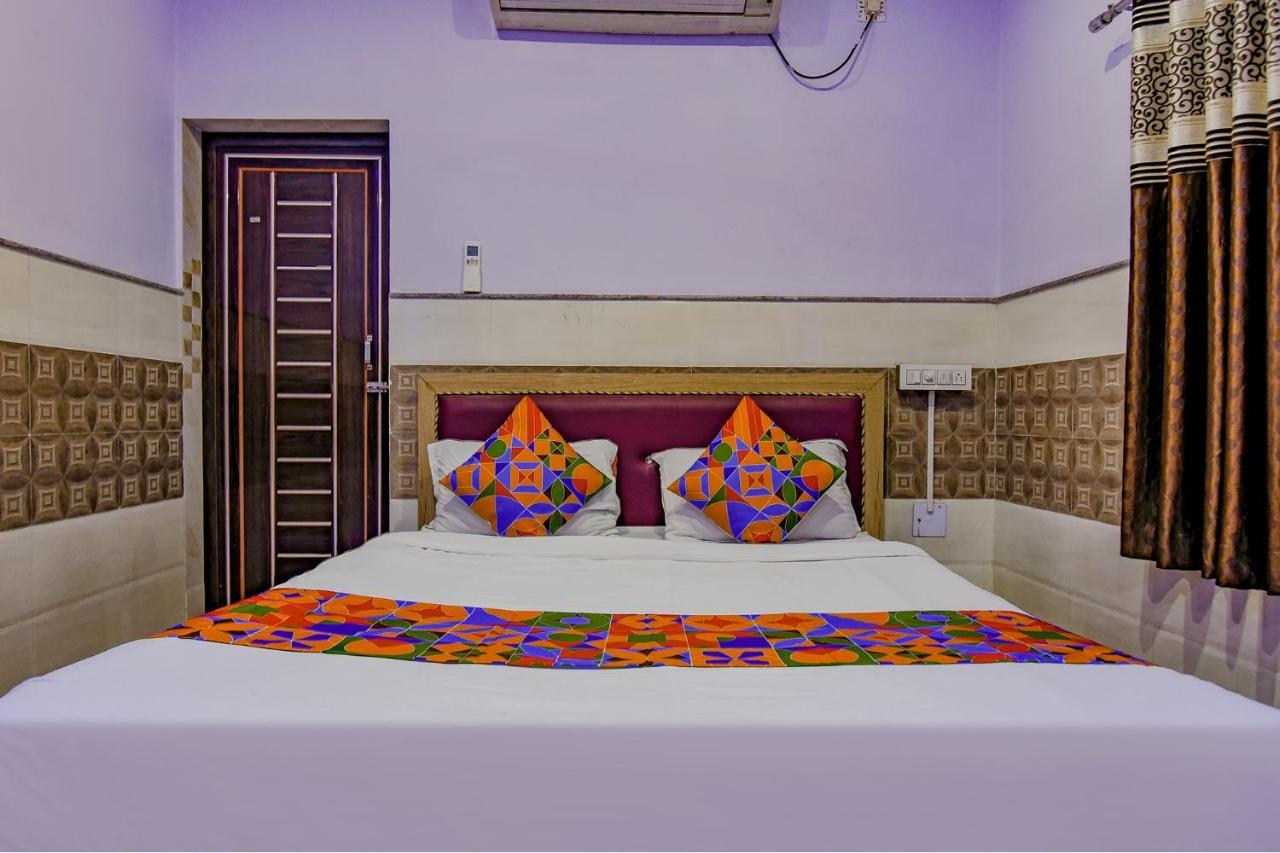 Fabhotel New Central Μπουμπάνεσβαρ Εξωτερικό φωτογραφία